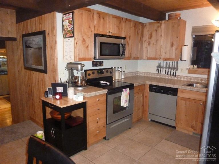 60589 Springtree Court Bend, OR 97702 - Photo 2 of 23 Additional Photo