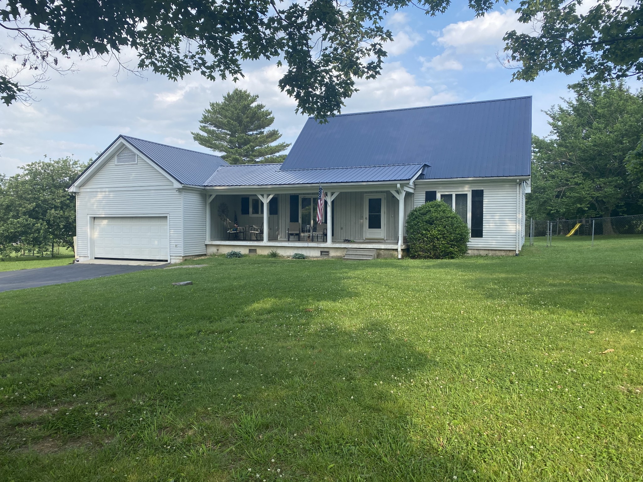 2615 Sullivan Knowles Road Sparta, TN 38583 - Photo 1 of 17 a house view with a garden space