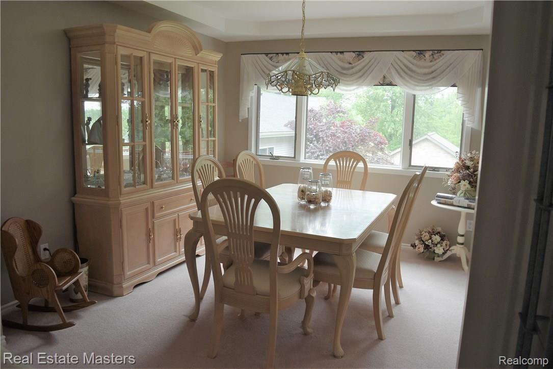 3031 Riverside Drive Port Huron, MI 48060 - Photo 10 of 34 riversidedinnig.JPG
