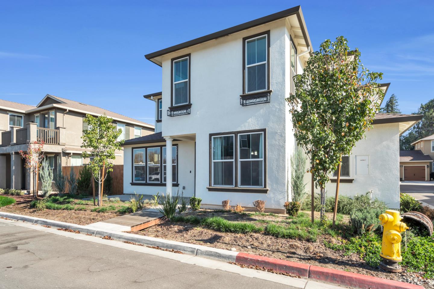 2284 Province Place Hughson, CA 95326 - Photo 4 of 53 front view of house with a yard