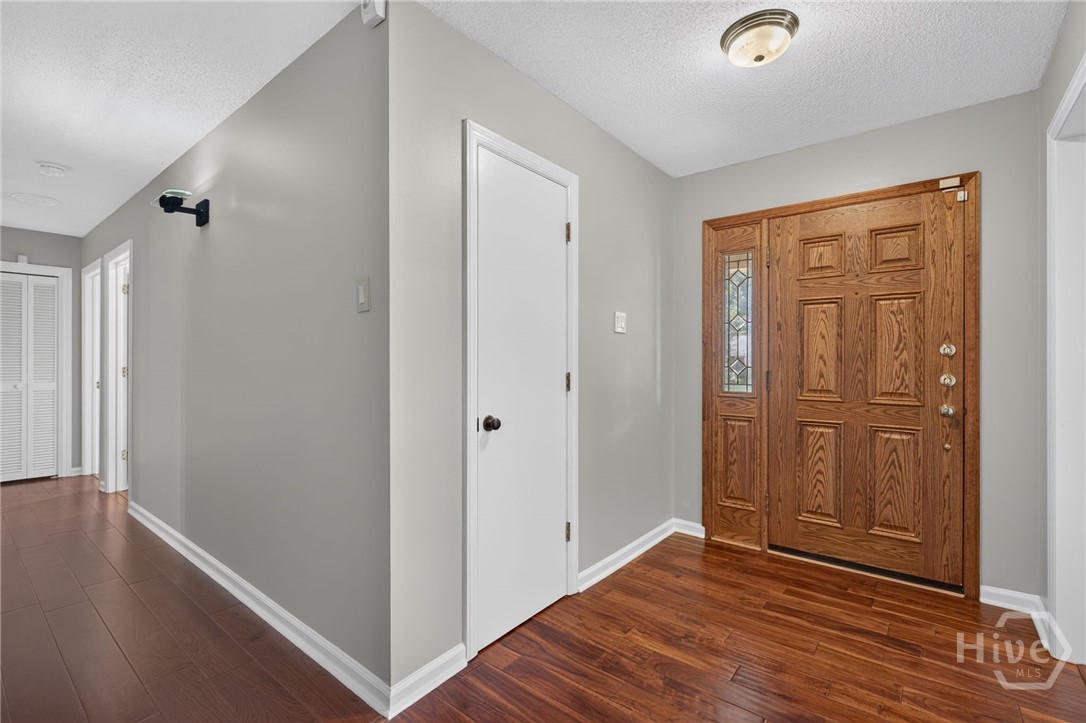304 Wellington Road Savannah, GA 31410 - Photo 8 of 71 Gallery Image 8