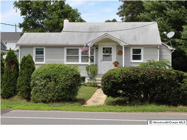 302 Church Road Brick, NJ 08723 - Photo 1 of 13 a view of a yard in front view of a house