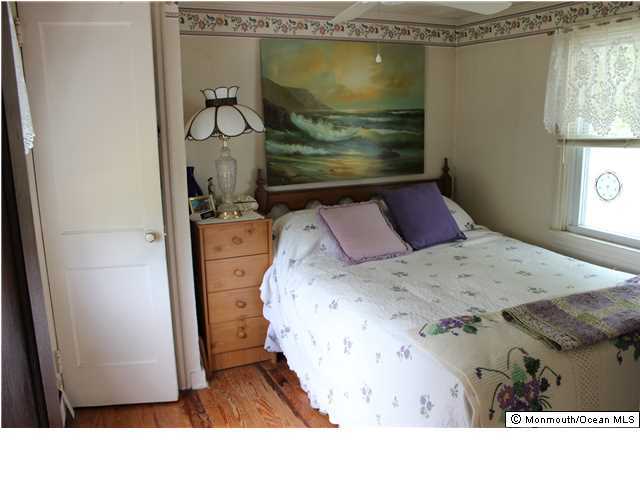 302 Church Road Brick, NJ 08723 - Photo 9 of 13 a picture of a room