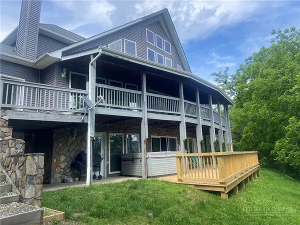 $600,000 | 182 River Hills Road, Lansing, NC 28643