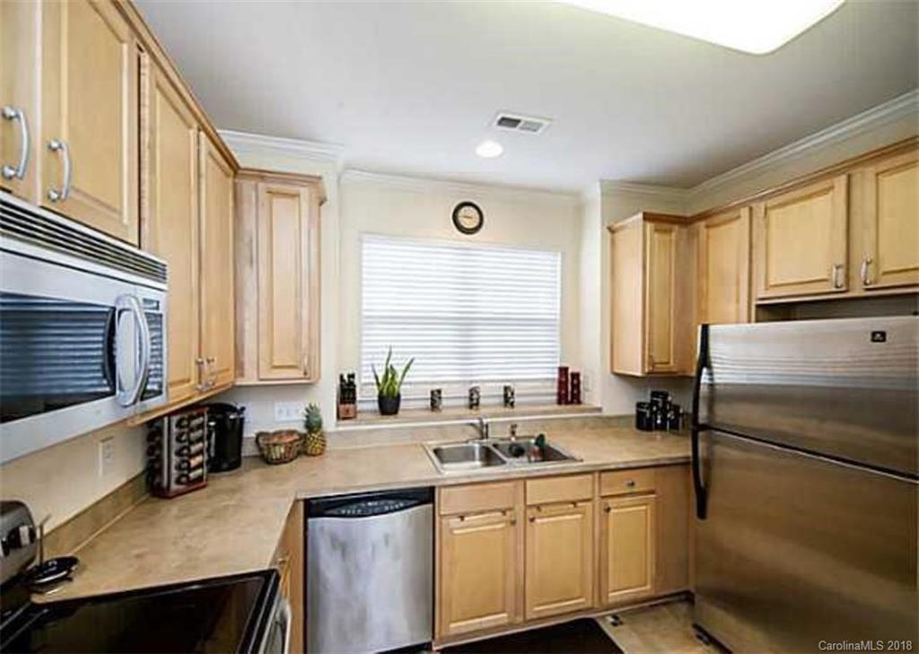 623 Brickdust Court Fort Mill, SC 29708 - Photo 4 of 10 Gallery Image 4