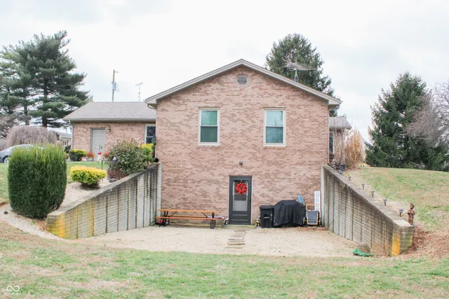 $1,590,000 | 5154 East County Road 550 North, North Vernon, IN 47265