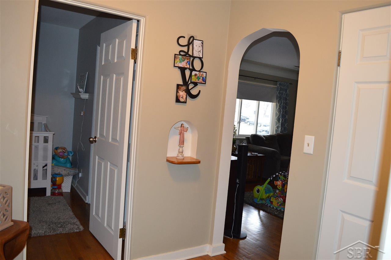 513 South Hampton Street Bay City, MI 48708 - Photo 8 of 19 31313532-7.JPG