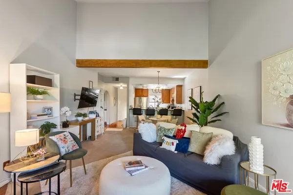 $499,999 | 3480 Barham Boulevard, Unit 306, Los Angeles, CA 90068