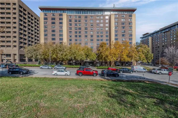 $155,000 | 600 East 8th Street, Unit 7R&S, Kansas City, MO 64106