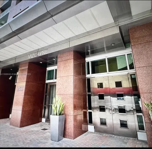 $2,600 | 253 Northeast 2nd Street, Unit 3507, Miami, FL 33132