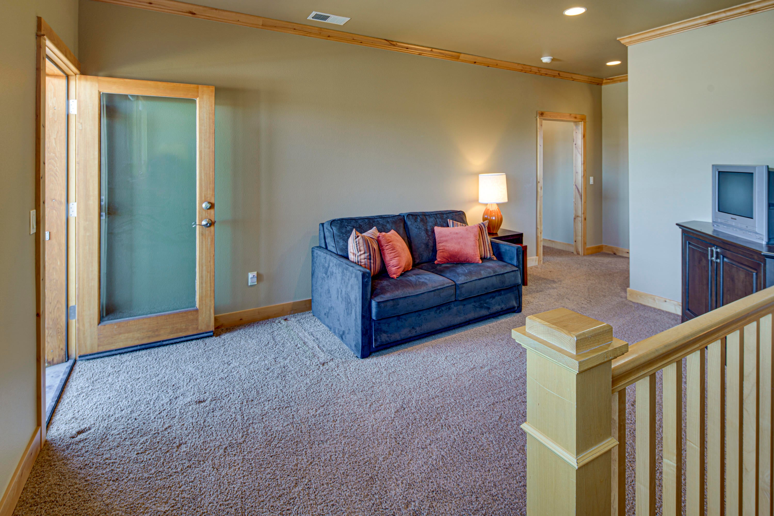 933 Southwest Vantage Point Way Bend, OR 97702 - Photo 25 of 36 Spacious Loft