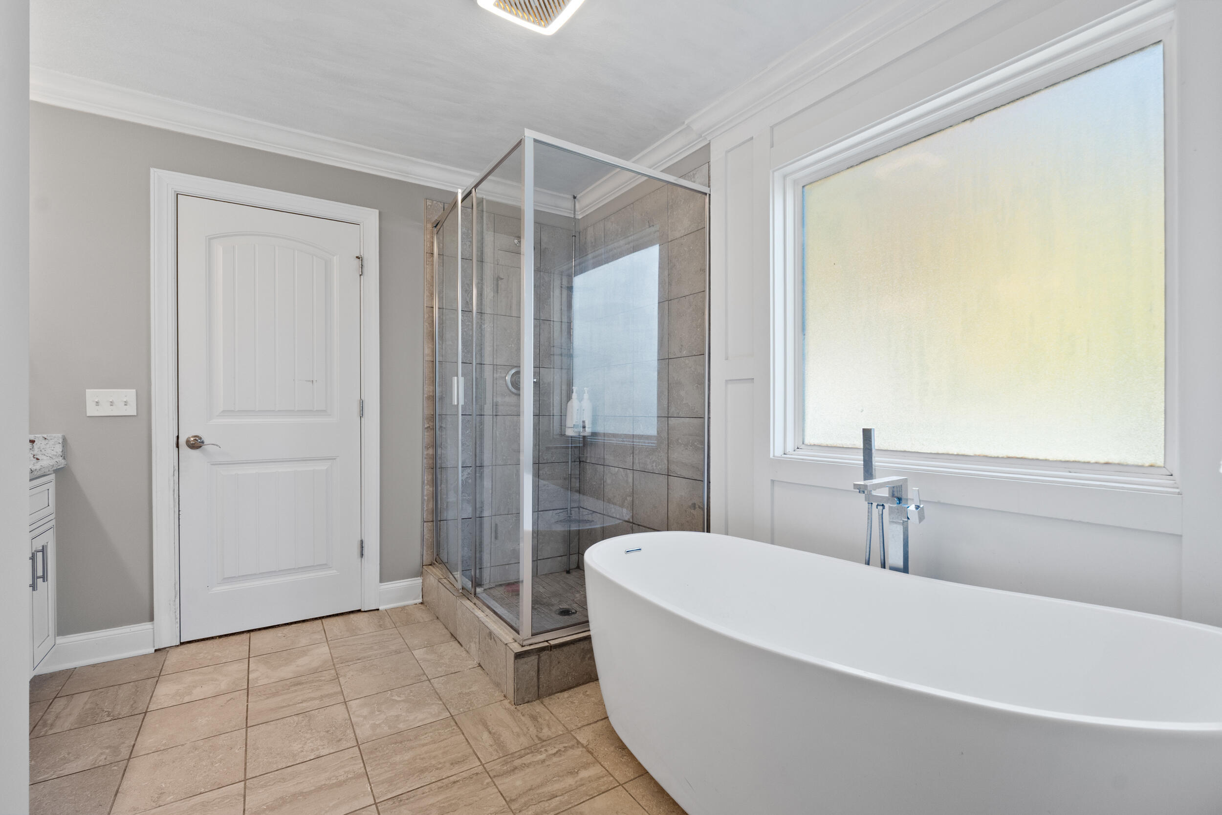 8672 Maple Valley Drive Chattanooga, TN 37421 - Photo 13 of 38 Tiled Shower & Soaking Tub