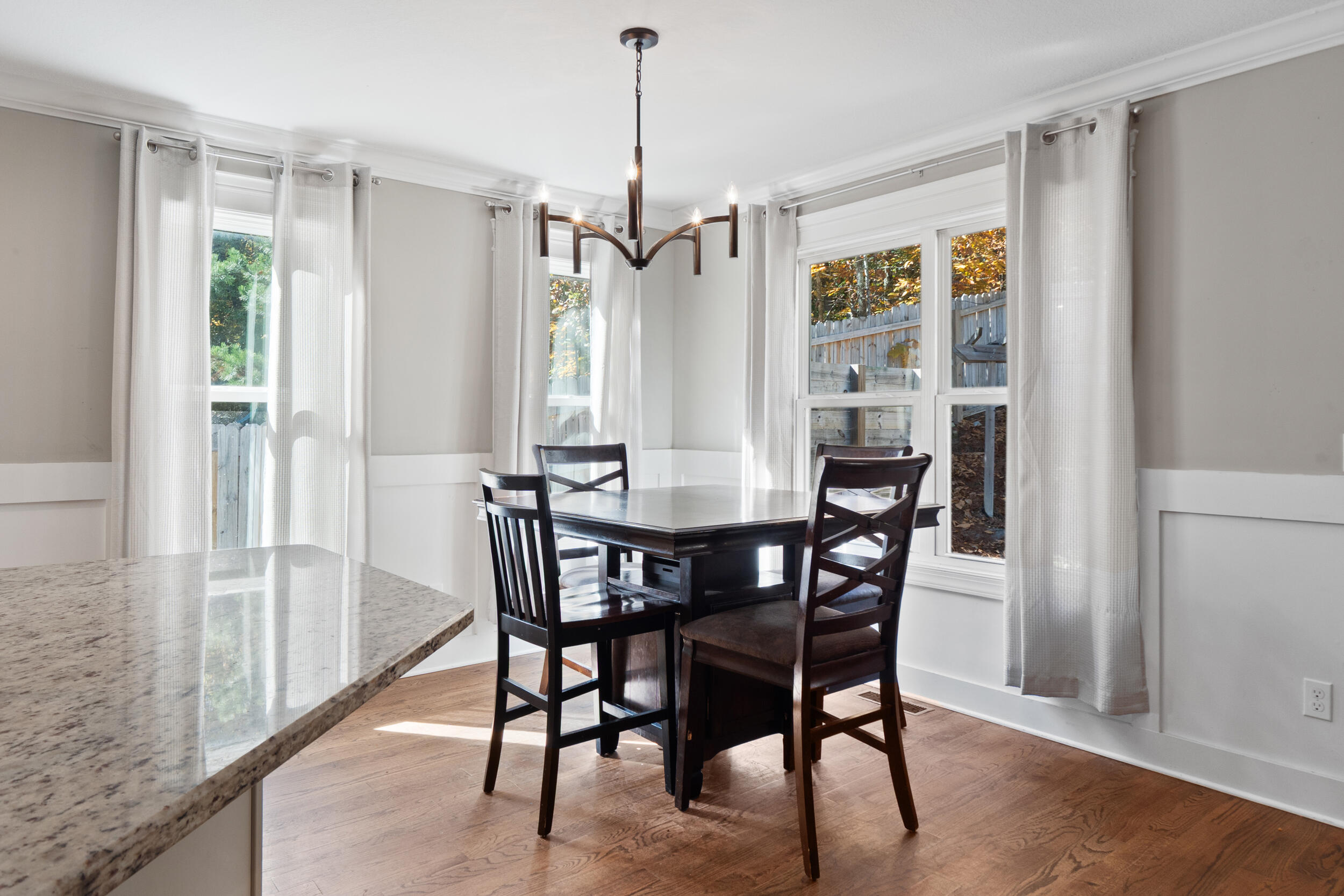 8672 Maple Valley Drive Chattanooga, TN 37421 - Photo 5 of 38 Enjoy Dining with Family and Friends