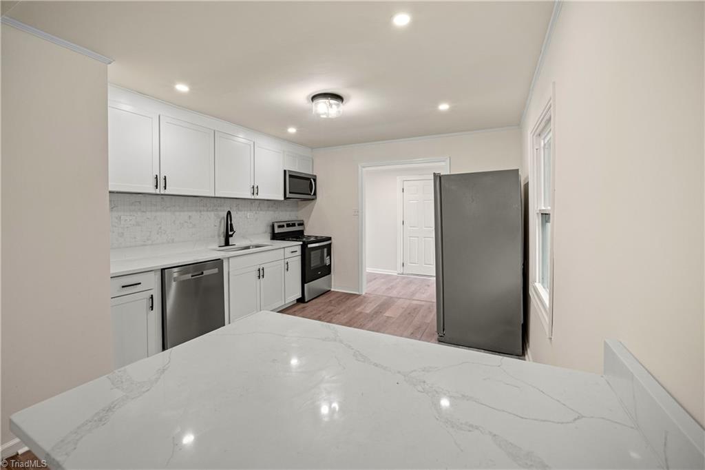 1422 Valley Ridge Drive High Point, NC 27260 - Photo 11 of 23