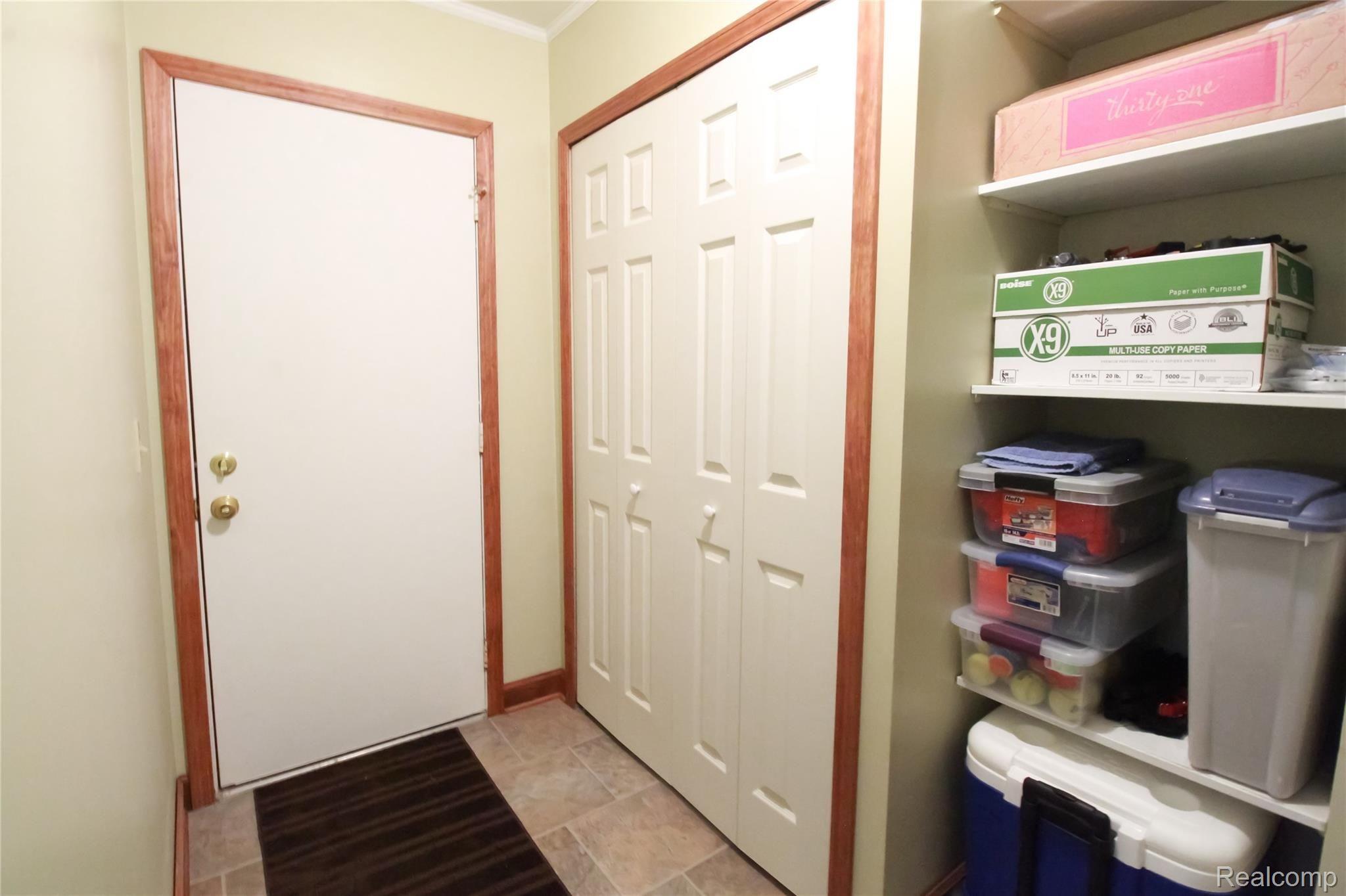 734 Kentucky Drive Rochester, MI 48307 - Photo 31 of 55 E636DDC2-38F2-4094-ADEE-9C5CBC401DD3.jpeg