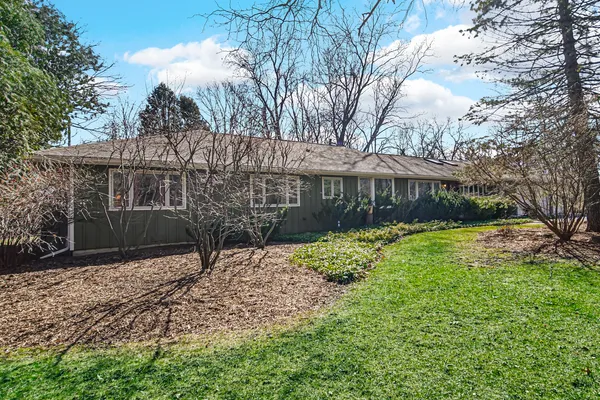 $800,000 | 3459 West Mardan Drive, Long Grove, IL 60047