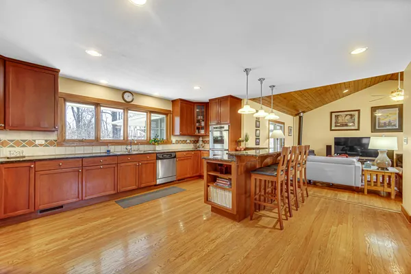 $800,000 | 3459 West Mardan Drive, Long Grove, IL 60047