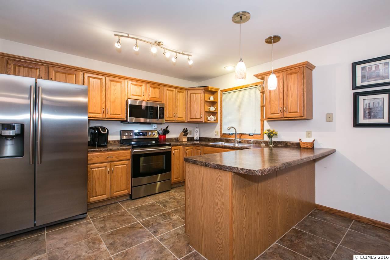 2185 Trenton Road Dubuque, IA 52002 - Photo 11 of 25 Gallery Image 11