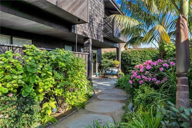 $6,900 | 335 Cypress Drive, Laguna Beach, CA 92651