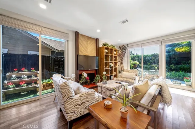 $6,900 | 335 Cypress Drive, Laguna Beach, CA 92651