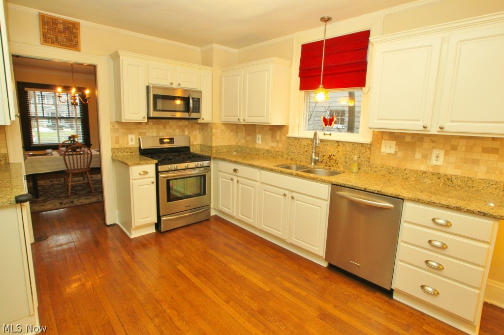 3193 Chadbourne Road Cleveland, OH 44120 - Photo 5 of 25
