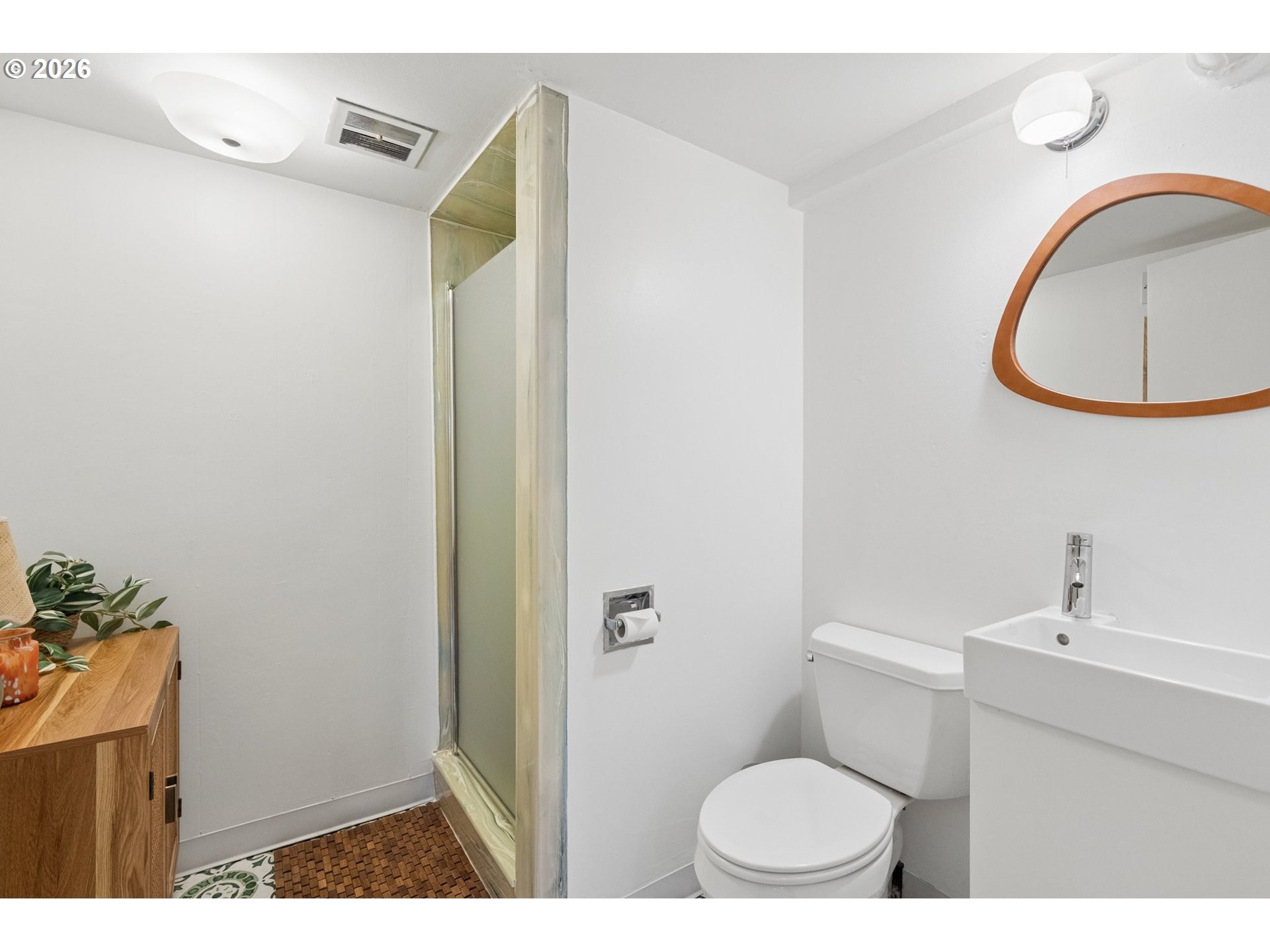 1206 Northeast 75th Avenue Portland, OR 97213 - Photo 27 of 40 Bathroom