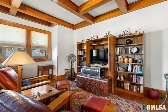 $230,000 | 216 West Poplar Street, Harrisburg, IL 62946