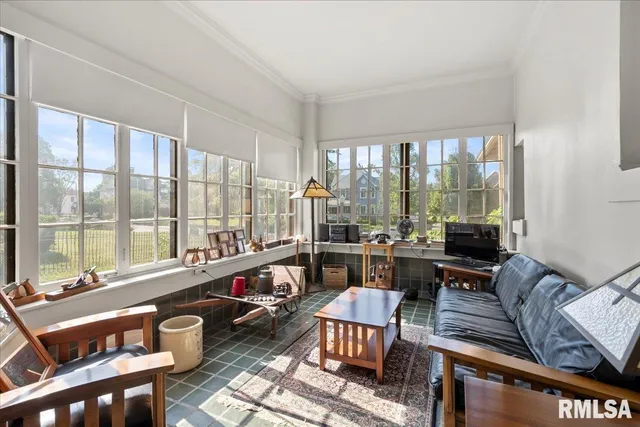 $230,000 | 216 West Poplar Street, Harrisburg, IL 62946