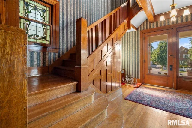 $230,000 | 216 West Poplar Street, Harrisburg, IL 62946