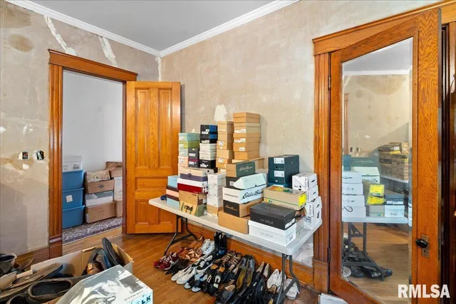 $230,000 | 216 West Poplar Street, Harrisburg, IL 62946