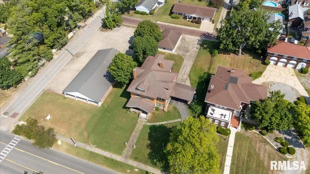 $230,000 | 216 West Poplar Street, Harrisburg, IL 62946