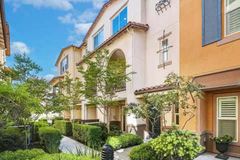 a view of a multi story building