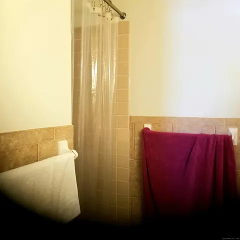 $2,500 | 185 Melba Street, Unit 109, Milford, CT 06460