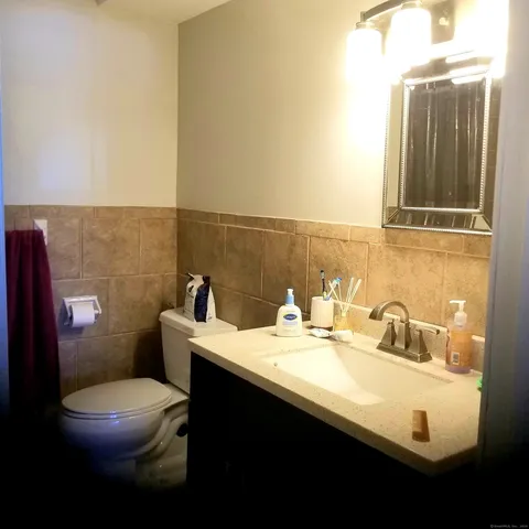 $2,500 | 185 Melba Street, Unit 109, Milford, CT 06460