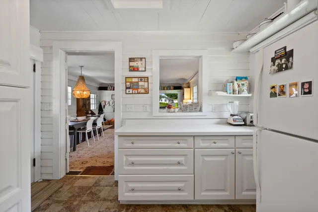 $1,650 | 163 North Lakeshore Drive, Fontana, WI 53125