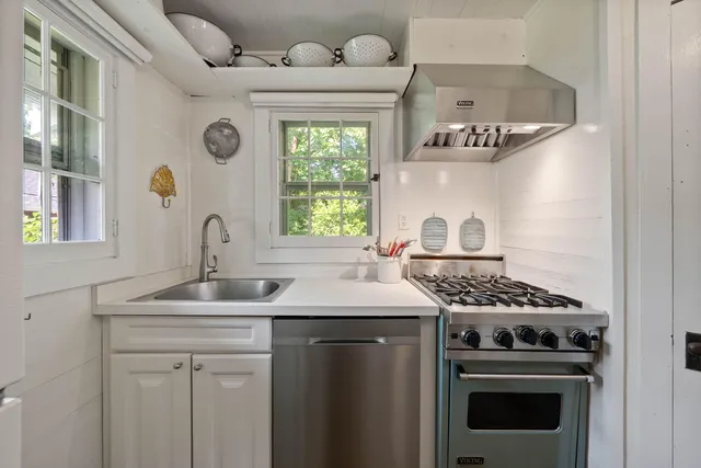 $1,650 | 163 North Lakeshore Drive, Fontana, WI 53125