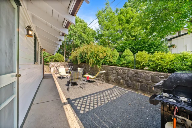 $1,650 | 163 North Lakeshore Drive, Fontana, WI 53125