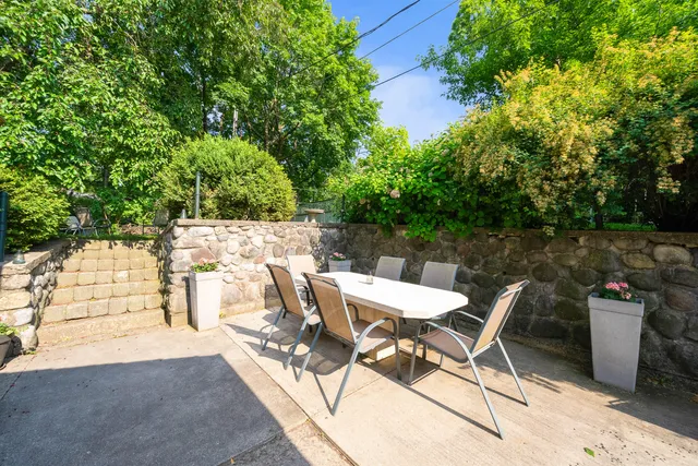 $1,650 | 163 North Lakeshore Drive, Fontana, WI 53125