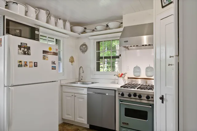 $1,650 | 163 North Lakeshore Drive, Fontana, WI 53125