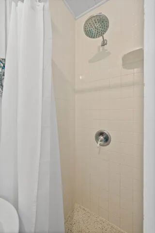 $1,650 | 163 North Lakeshore Drive, Fontana, WI 53125