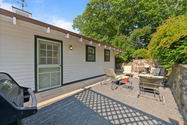 $1,650 | 163 North Lakeshore Drive, Fontana, WI 53125