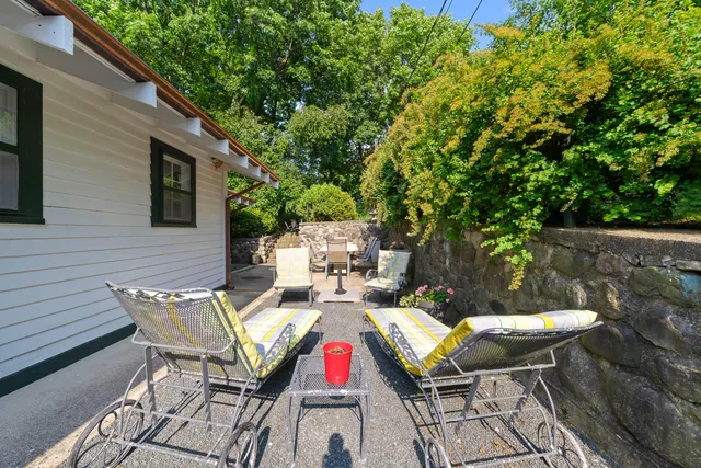 $1,650 | 163 North Lakeshore Drive, Fontana, WI 53125