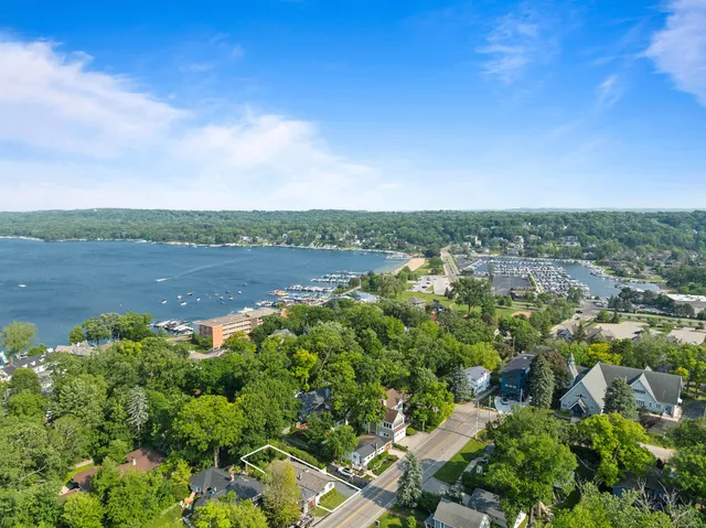 $1,650 | 163 North Lakeshore Drive, Fontana, WI 53125