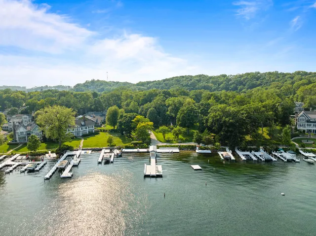 $1,650 | 163 North Lakeshore Drive, Fontana, WI 53125