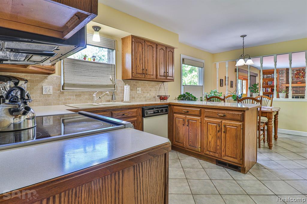 1243 Shenandoah Drive Rochester Hills, MI 48306 - Photo 17 of 40