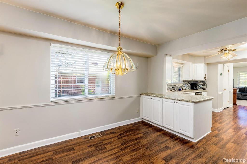 1007 Vernier Road Grosse Pointe, MI 48236 - Photo 12 of 50