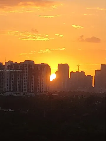 $2,100 | 2899 Collins Avenue, Unit 1114, Miami Beach, FL 33140