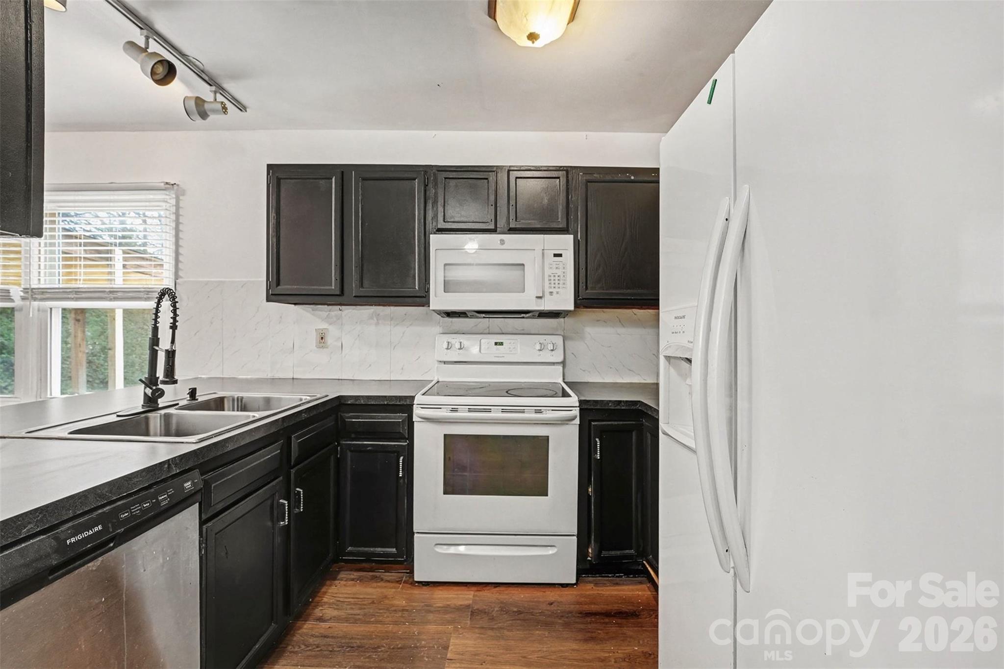 5609 Beaconsfield Road Charlotte, NC 28214 - Photo 2 of 33