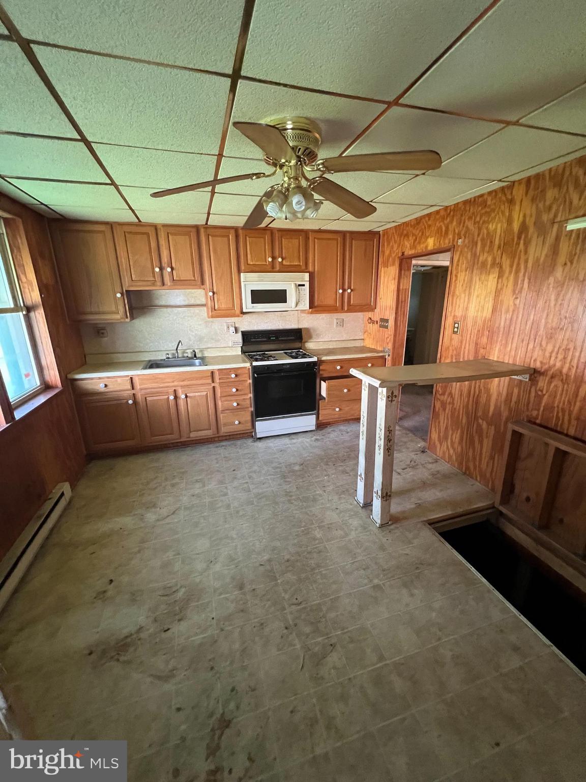 4927 Wilbur Avenue Baltimore, MD 21205 - Photo 11 of 18 a view of room with window