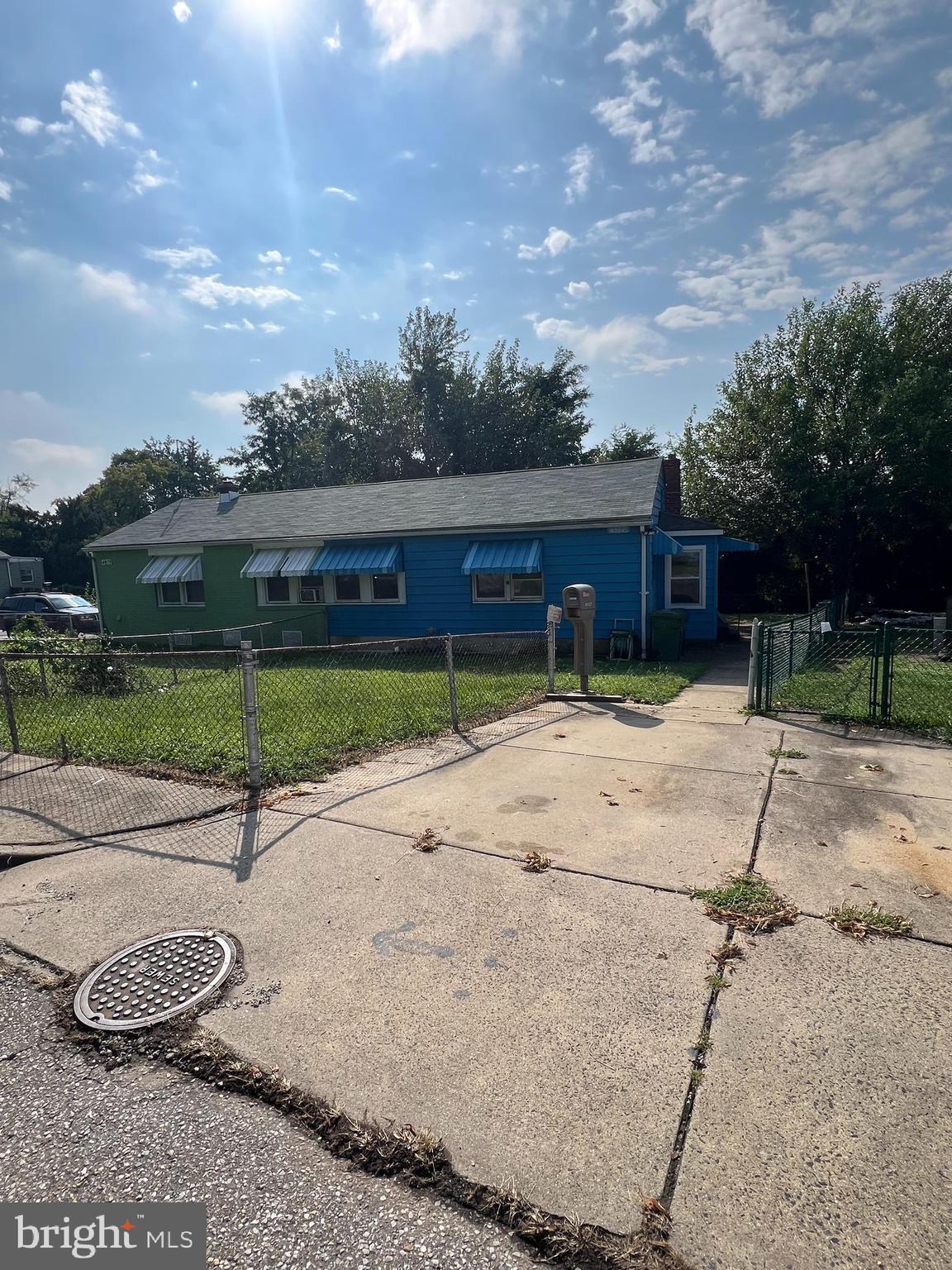 4927 Wilbur Avenue Baltimore, MD 21205 - Photo 2 of 18 a view of a backyard with sitting area